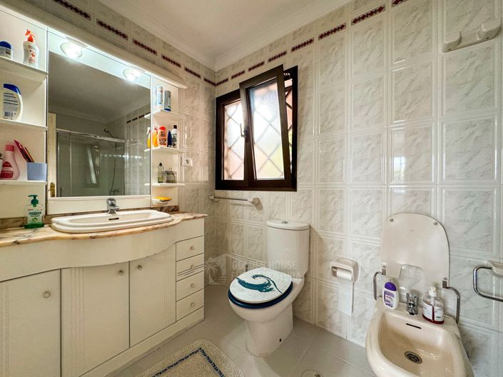 Image No.39-4 Bed Property for sale