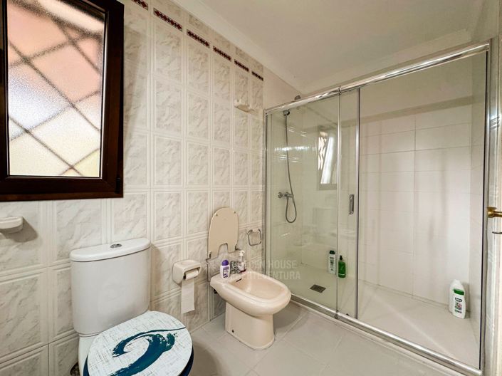 Image No.40-4 Bed Property for sale