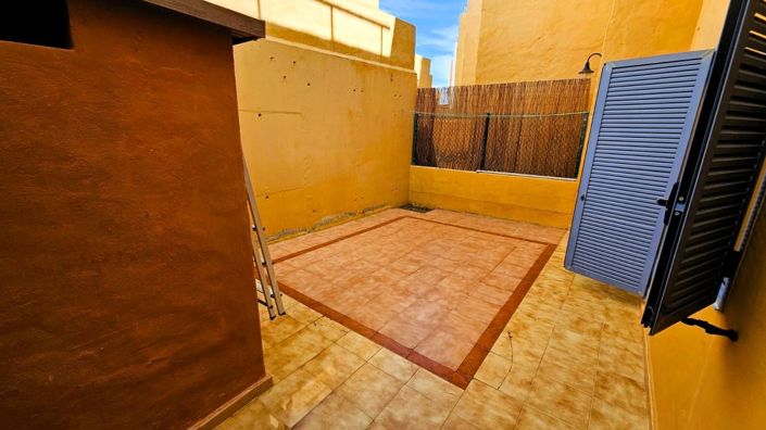 Image No.15-2 Bed Property for sale