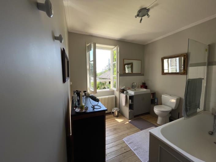 Image No.18-2 Bed House for sale