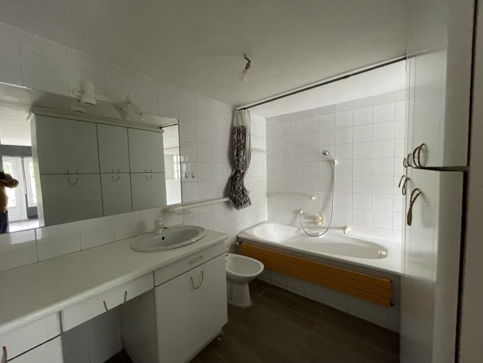 Image No.9-3 Bed House for sale