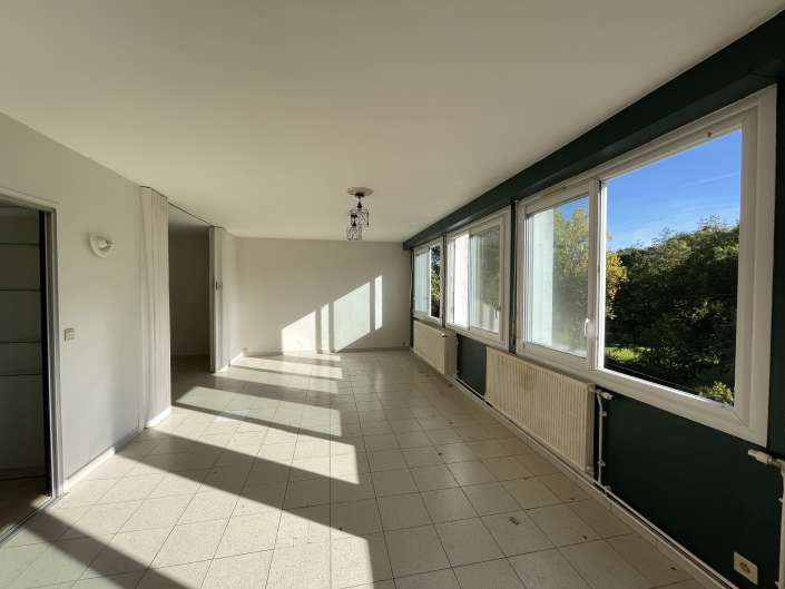 Image No.18-3 Bed House for sale