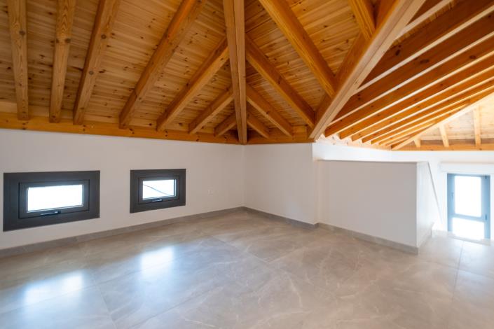 Image No.2-3 Bed House for sale