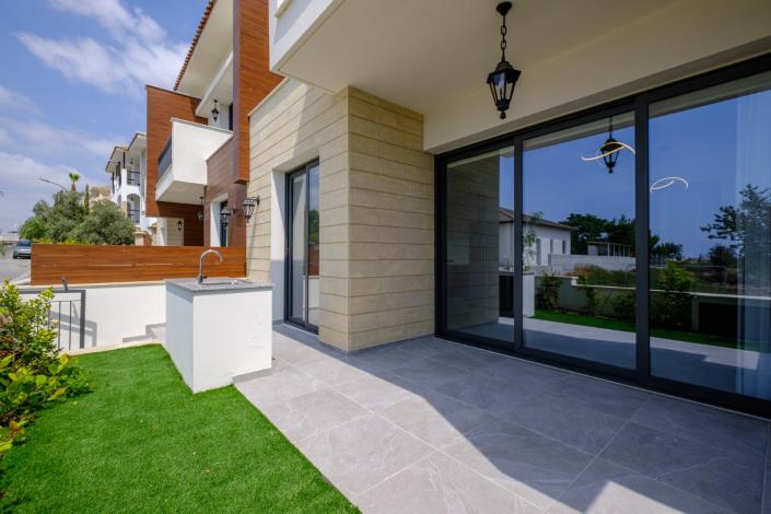 Image No.13-3 Bed House for sale