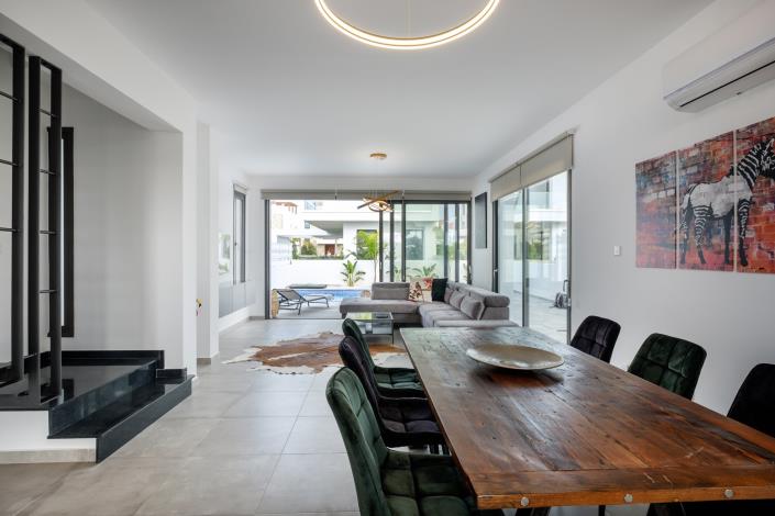 Image No.7-4 Bed House for sale