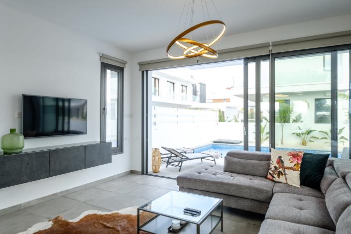 Image No.3-4 Bed House for sale