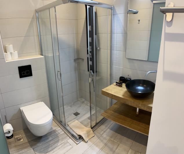 Image No.14-6 Bed Hotel for sale