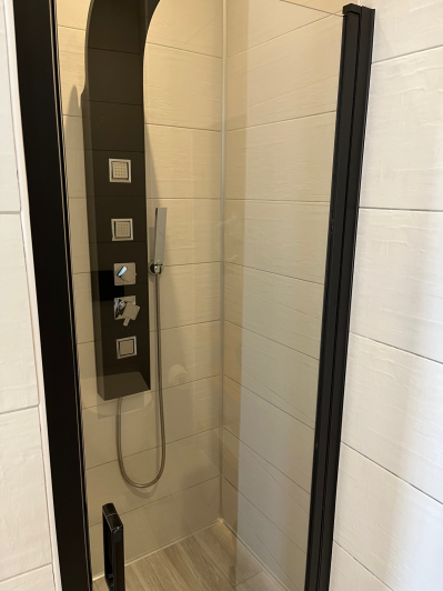 Image No.19-6 Bed Hotel for sale