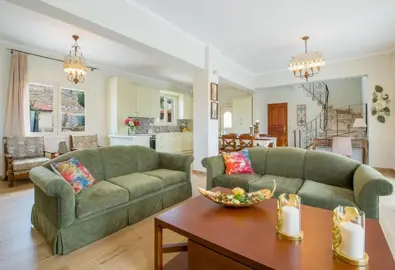 329015413_1600x1200-jpg