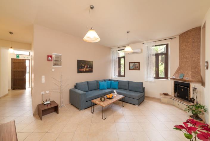 Image No.10-2 Bed Villa for sale