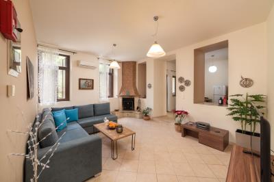 7036602bad854df0b8eab1284de180f4