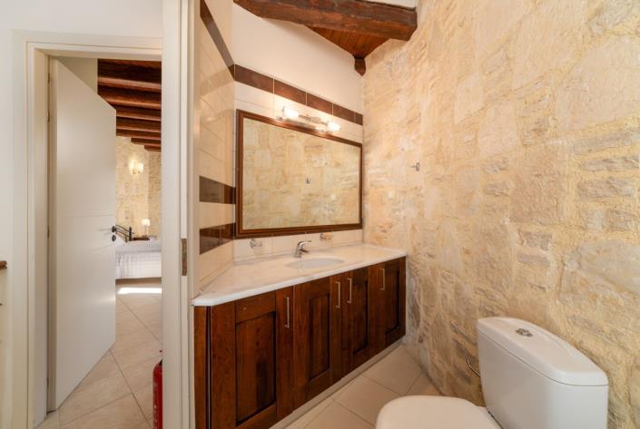 Image No.16-2 Bed Villa for sale