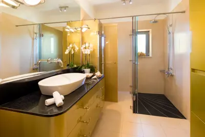 326824009_1600x1200-jpg