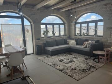 74e3f83a3ec749fa9ba956f3c56e6912