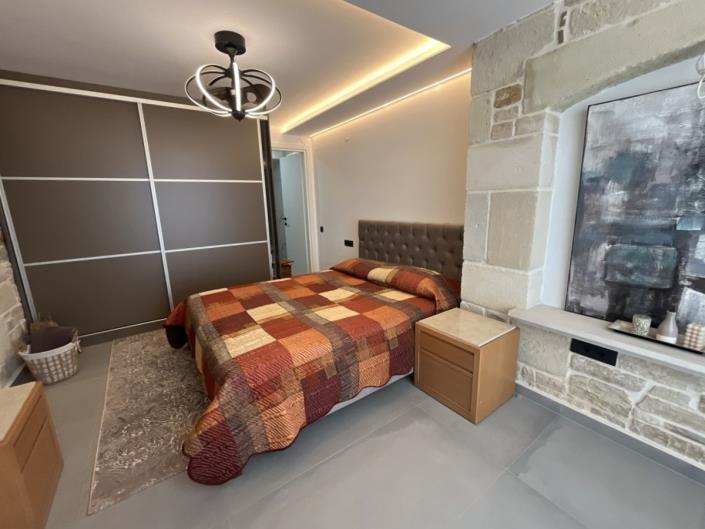 Image No.10-2 Bed Villa for sale