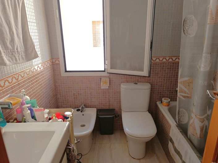 Image No.18-2 Bed Bungalow for sale