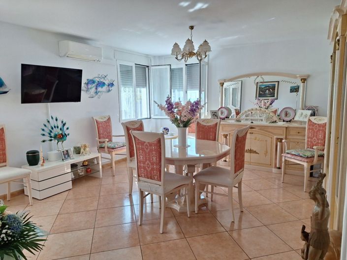 Image No.11-6 Bed Villa for sale