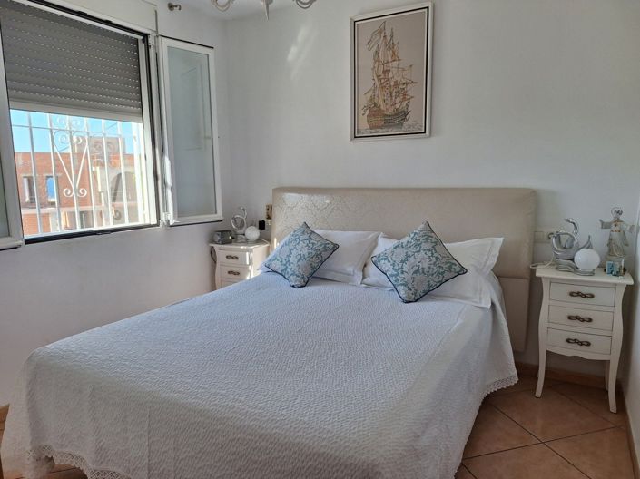 Image No.12-6 Bed Villa for sale