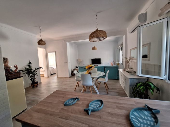 Image No.2-6 Bed Villa for sale