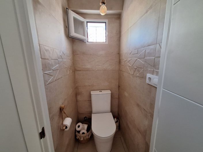 Image No.7-6 Bed Villa for sale