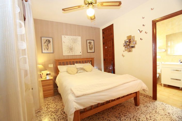 Image No.10-3 Bed Villa for sale