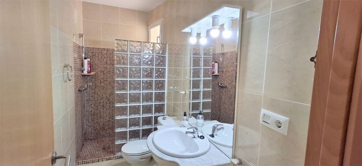 Image No.10-3 Bed Villa for sale