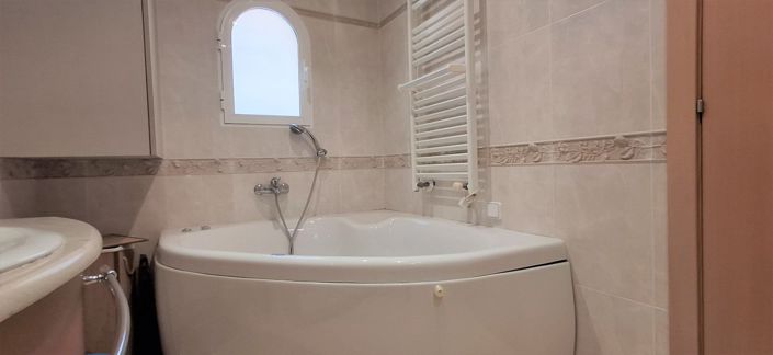 Image No.12-3 Bed Villa for sale