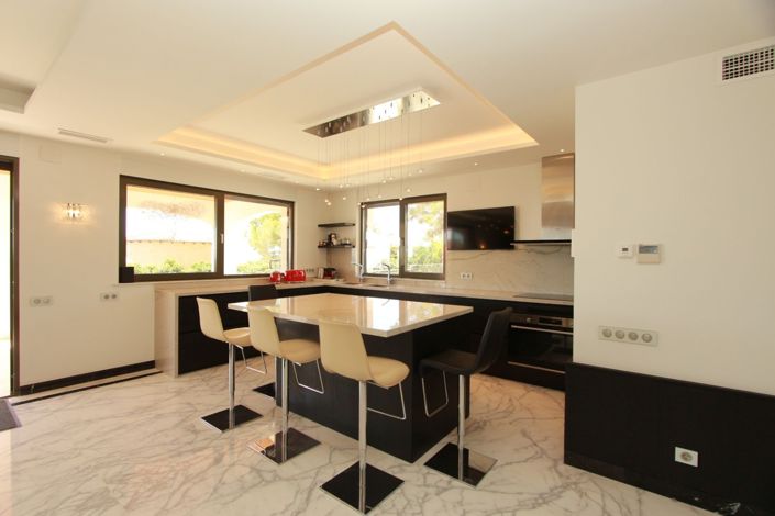 Image No.17-4 Bed Villa for sale