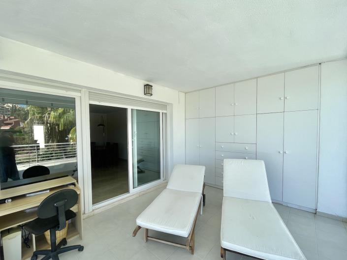 Image No.12-3 Bed Apartment for sale