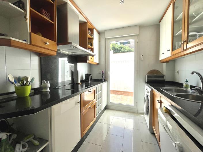 Image No.14-3 Bed Apartment for sale