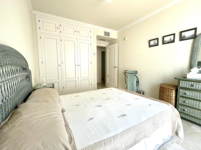 Image No.24-3 Bed Apartment for sale