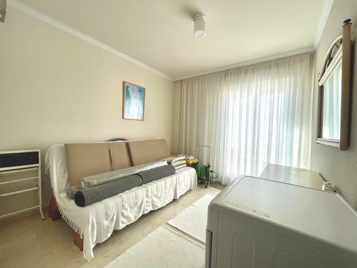 Image No.25-3 Bed Apartment for sale