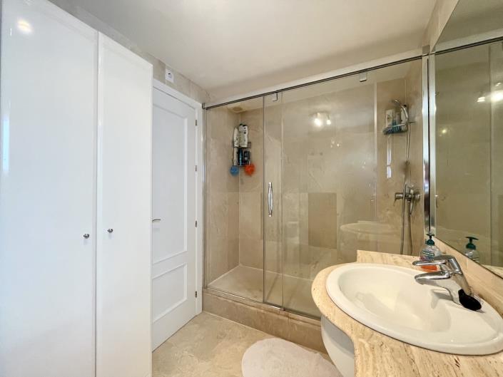 Image No.22-3 Bed Apartment for sale