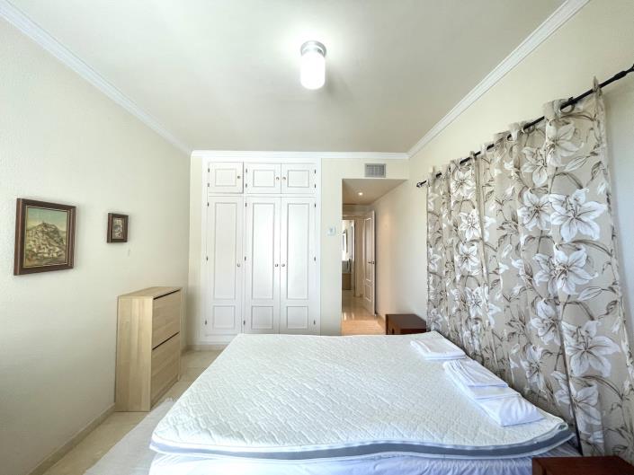 Image No.18-3 Bed Apartment for sale