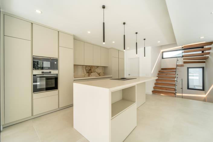 Image No.9-5 Bed House/Villa for sale