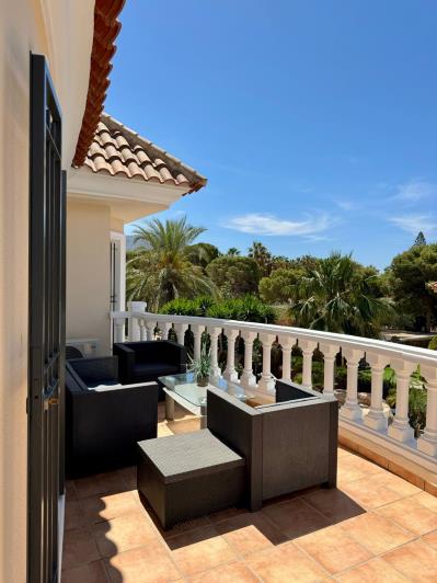 Image No.21-4 Bed Villa / Detached for sale