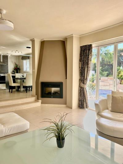 Image No.3-4 Bed Villa / Detached for sale