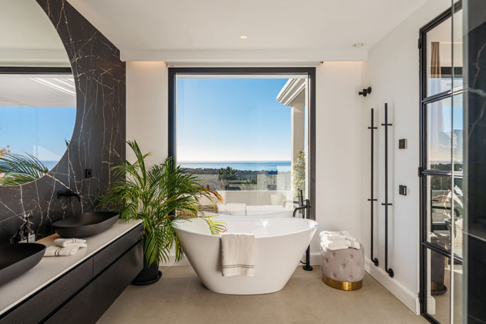 Image No.26-6 Bed Villa for sale