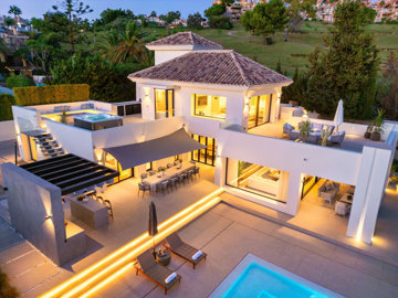 6 Bed Villa for sale