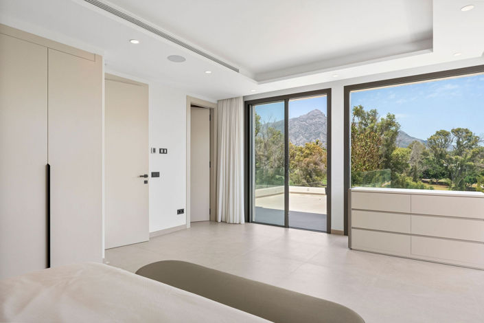 Image No.19-4 Bed Villa for sale