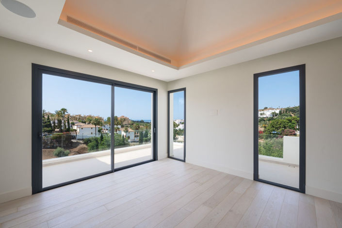 Image No.9-4 Bed Villa for sale