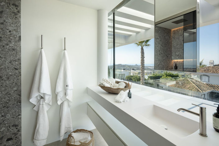 Image No.20-6 Bed Villa for sale