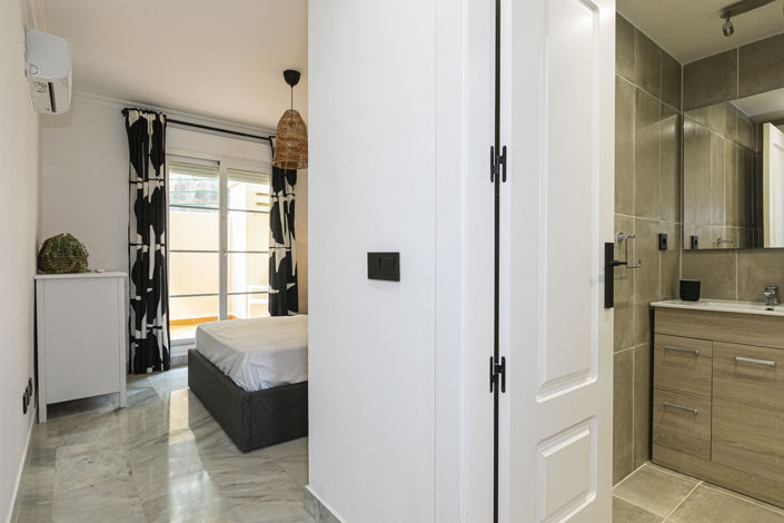 Image No.23-2 Bed Apartment for sale