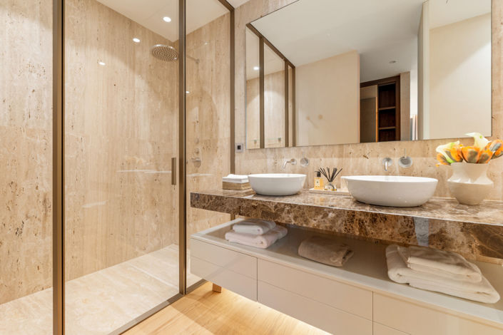 Image No.16-4 Bed Property for sale