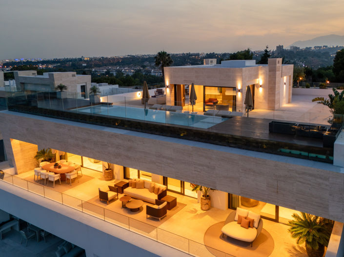 Image No.2-4 Bed Property for sale