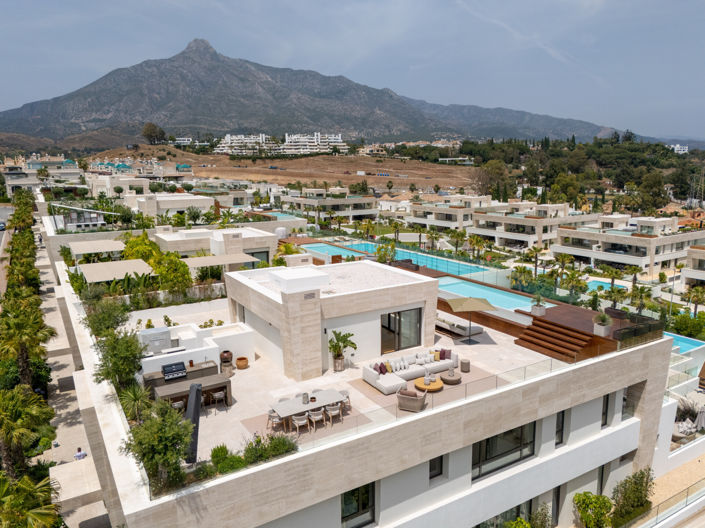 Image No.42-4 Bed Property for sale