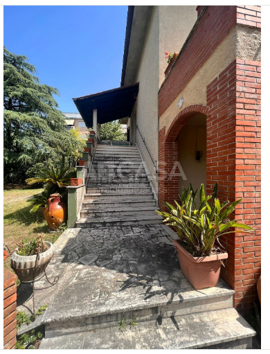 Image No.3-9 Bed Villa for sale