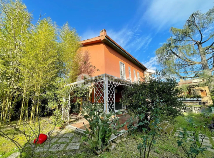 Image No.32-9 Bed Villa for sale