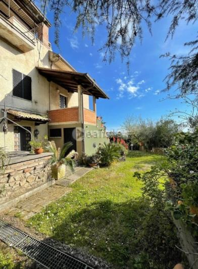 Image No.11-9 Bed Villa for sale