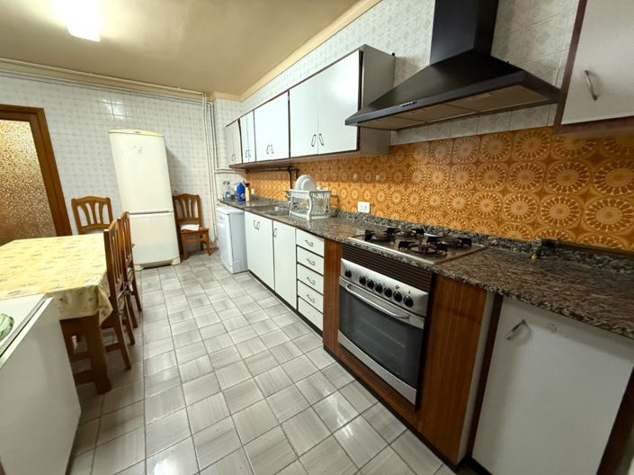 Image No.17-3 Bed Property for sale